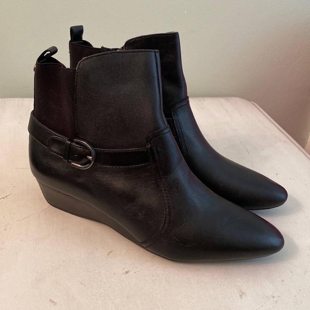 NWOT Circa  Joan & David black leather booties